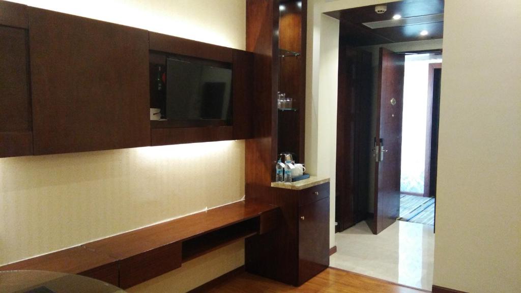 Двухместный (Двухместный номер Делюкс с 1 кроватью) отеля Clarion Inn Jaipur, Джайпур