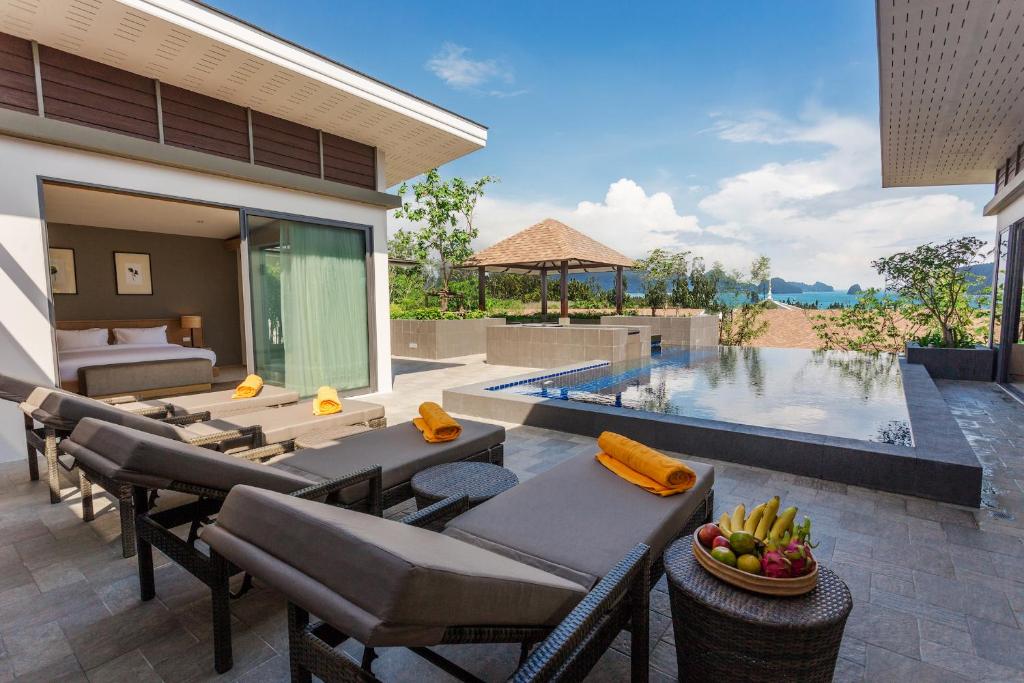 Вилла (4 Bedroom Private Pool Villa with Partial Seaview), CasaBay Luxury Pool Villas