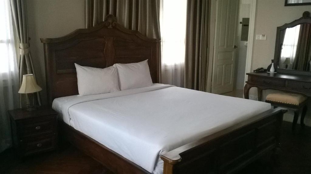 Вилла (Вилла с 7 спальнями) отеля Dalat Cadasa Resort, Далат