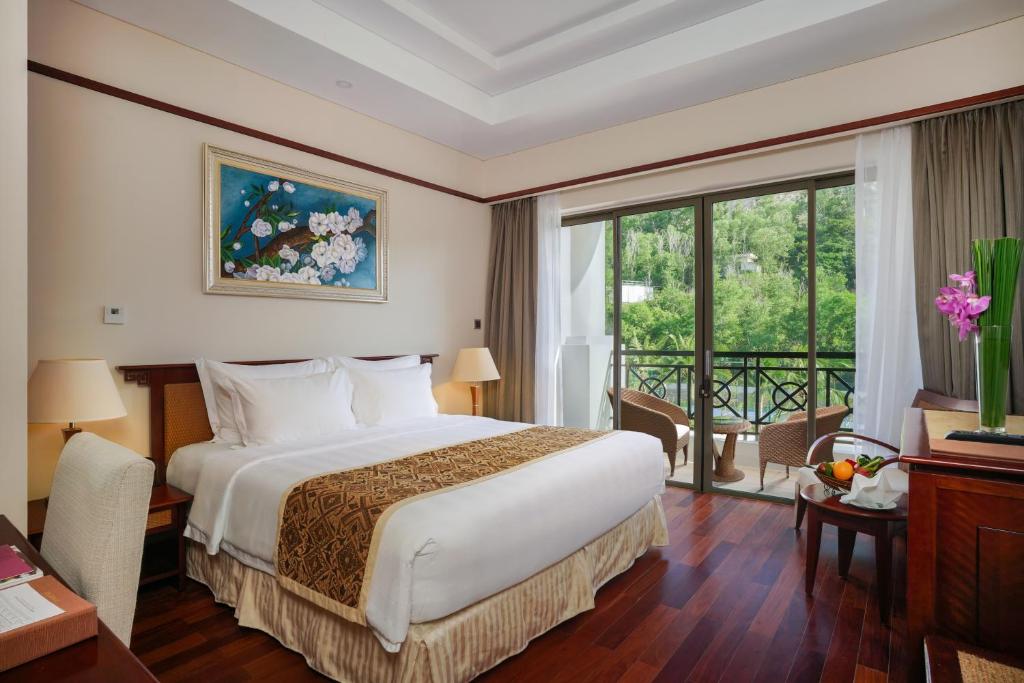 Двухместный (Двухместный номер Делюкс с 1 кроватью - Полный пансион) курортного отеля Vinpearl Nha Trang Resort, Вин Нгуен