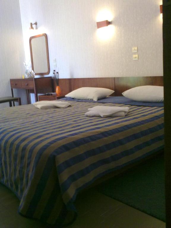 Двухместный (Двухместный номер с 2 отдельными кроватями и боковым видом на море) отеля Violetta, Камена-Вурла