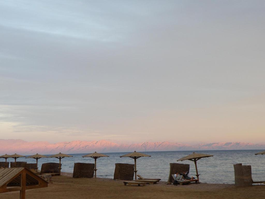 Трехместный (Улучшенный трехместный номер с видом на море), Daniela Diving Resort Dahab