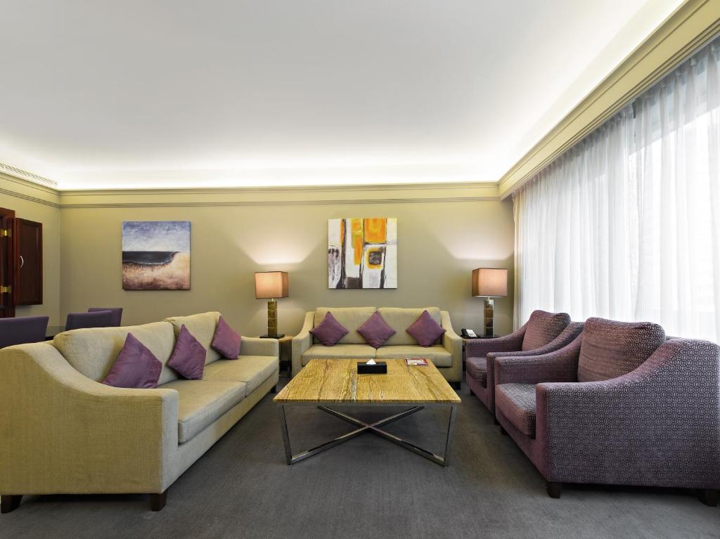 Сьюит (Королевский люкс с 2 спальнями) апарт-отеля Somewhere Hotel Apartment, Дубай