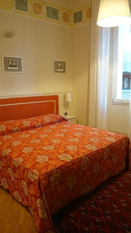 Двухместный (Большой двухместный номер с 1 кроватью) гостевого дома Casa Isolani Piazza Maggiore 1.0, Болонья