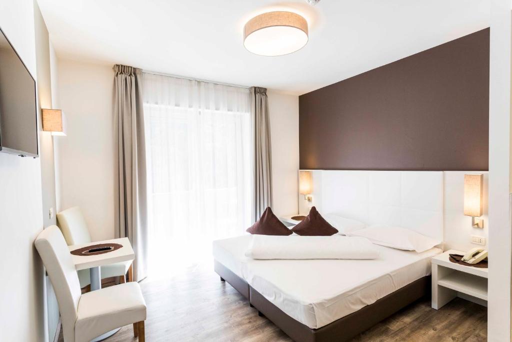 Двухместный (Двухместный номер с 1 кроватью и видом на горы) отеля Business Resort Parkhotel Werth, Больцано