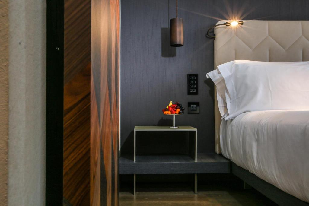 Двухместный (Улучшенный двухместный номер с 1 кроватью) отеля Hotel VIU Milan, Милан
