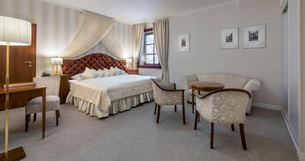 Двухместный (Двухместный номер Делюкс с 1 кроватью и бесплатной парковкой) отеля Hoffmeister & Spa, Прага