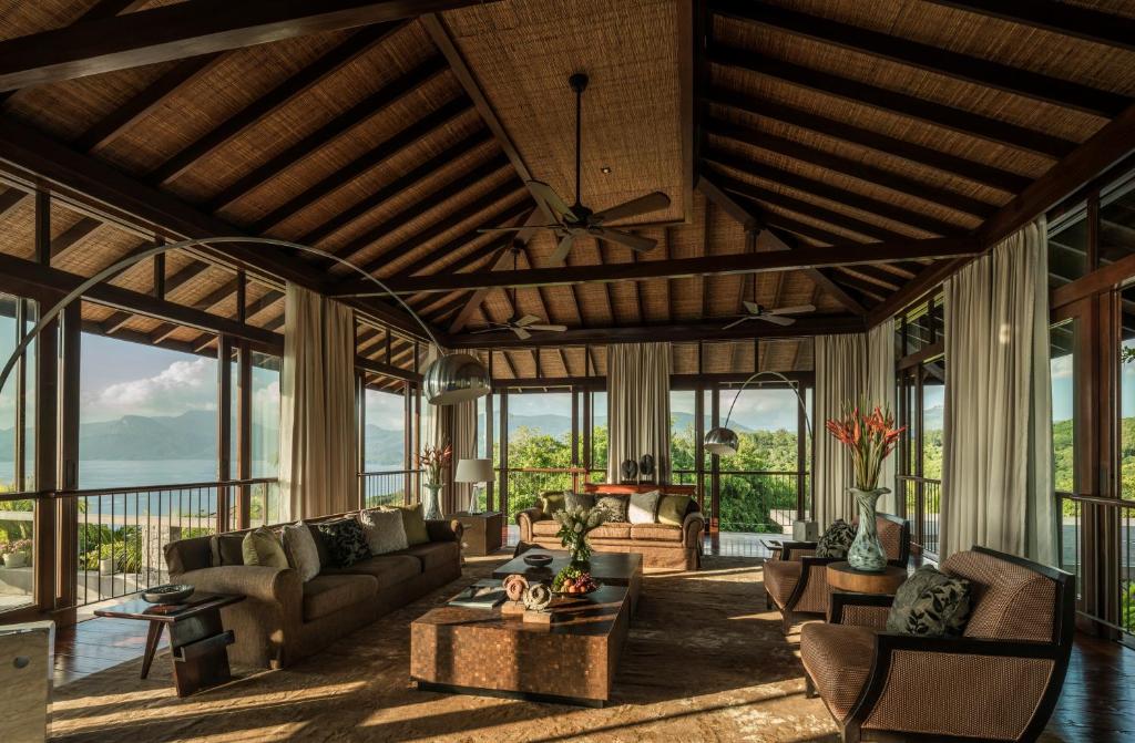 Вилла (Вилла Residence с 4 спальнями с 1 кроватью размера «king-size» в каждой), Four Seasons Resort Seychelles