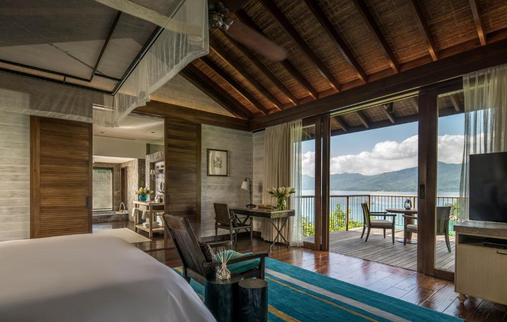 Вилла (Вилла Residence с 4 спальнями с 1 кроватью размера «king-size» в каждой), Four Seasons Resort Seychelles