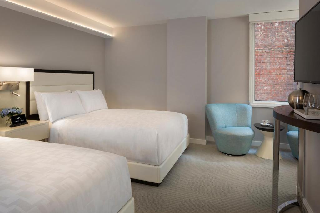 Четырехместный (Номер Делюкс с 2 кроватями размера «queen-size»), Hotel Via