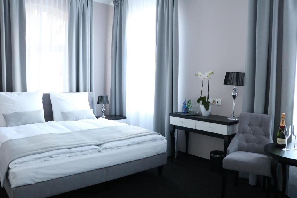 Двухместный (Двухместный номер Делюкс с 1 кроватью и ванной) отеля Hotel Villa Casino, Слубице