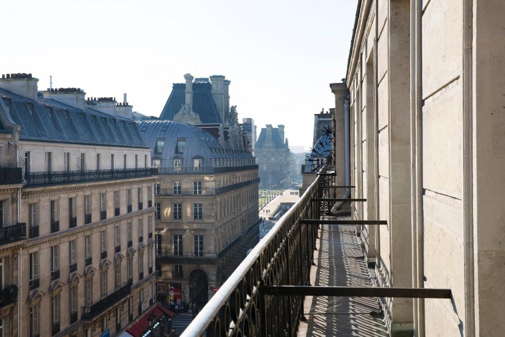 Двухместный (Улучшенный двухместный номер с 1 кроватью или 2 отдельными кроватями) отеля Hotel Lumen Paris Louvre, Париж