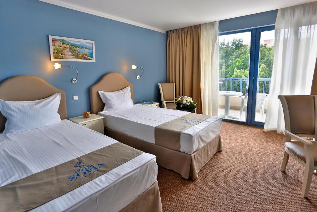 Двухместный (Двухместный номер с 1 кроватью или 2 отдельными кроватями и балконом, вид на море) отеля Sofia Hotel All Inclusive, Золотые Пески