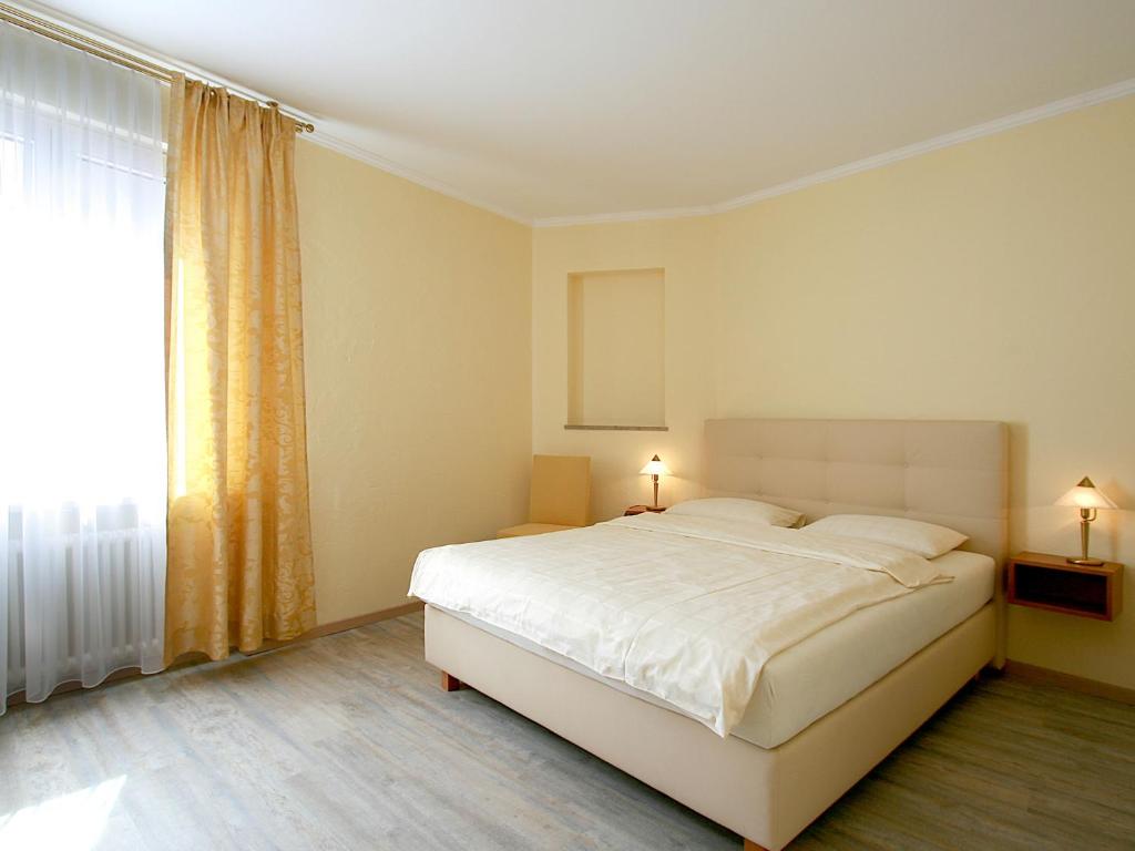 Двухместный (Классический двухместный номер с 1 кроватью) отеля Hotel Garni Golf, Аскона
