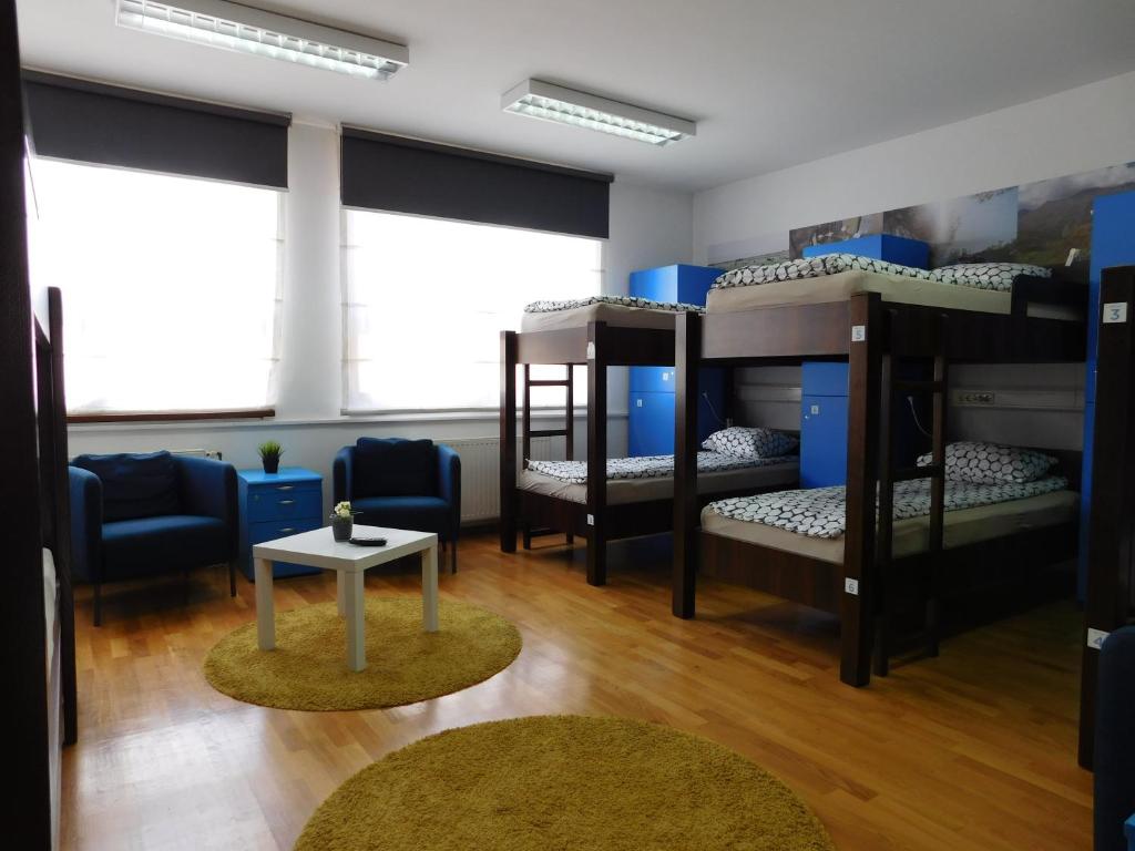 Номер (Кровать в общем 8-местном номере для мужчин и женщин), Hostel Bureau