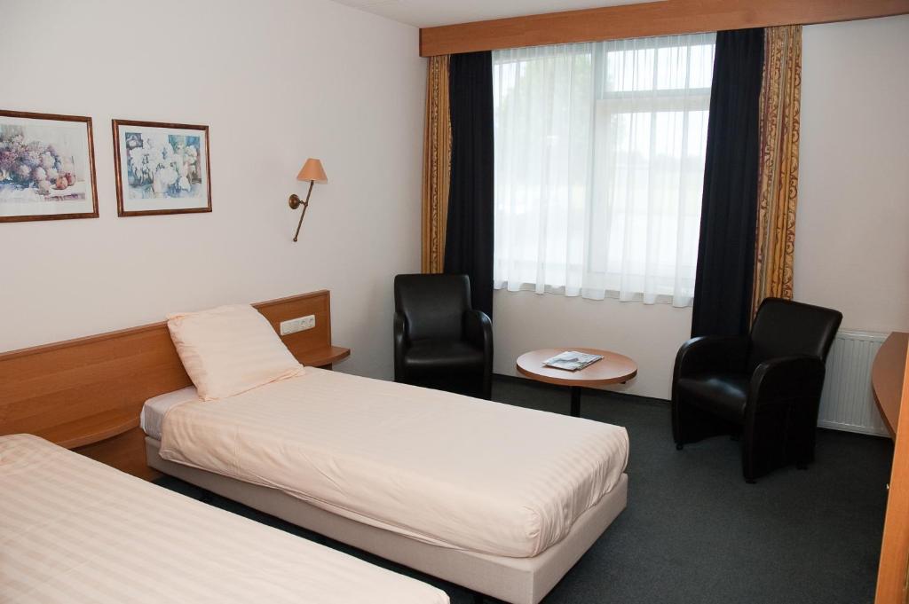 Двухместный (Двухместный номер «Комфорт» с 1 кроватью и ванной) отеля Fletcher Hotel - Restaurant Steenwijk, Гронинген