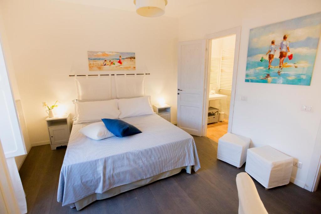 Двухместный (Двухместный номер с 1 кроватью или 2 отдельными кроватями и частичным видом на море) отеля Azzurro B&B, Чефалу