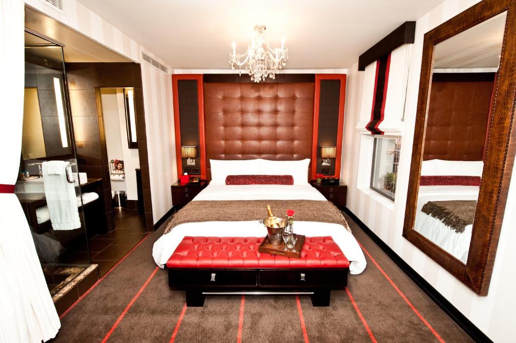 Двухместный (Номер Делюкс с кроватью размера «king-size») отеля Sanctuary Hotel New York, Нью-Йорк