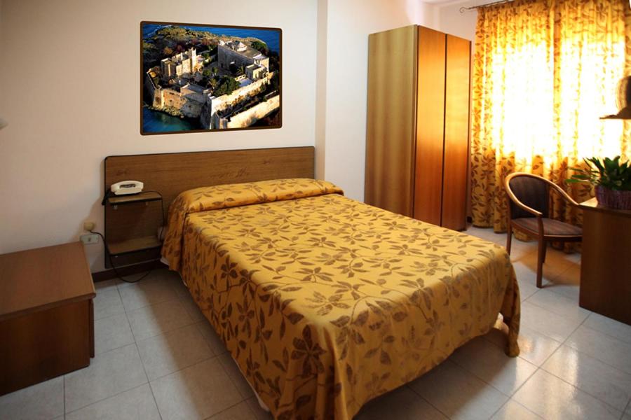 Двухместный (Двухместный номер с 1 кроватью или 2 отдельными кроватями) отеля Hotel Cristal, Бари