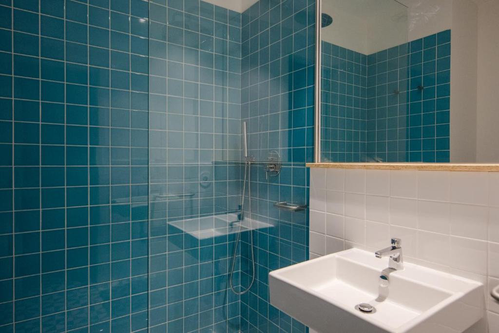 Двухместный (Двухместный номер с 2 отдельными кроватями и собственной ванной комнатой) хостела Hostel Conii & Suites Algarve, Картейра