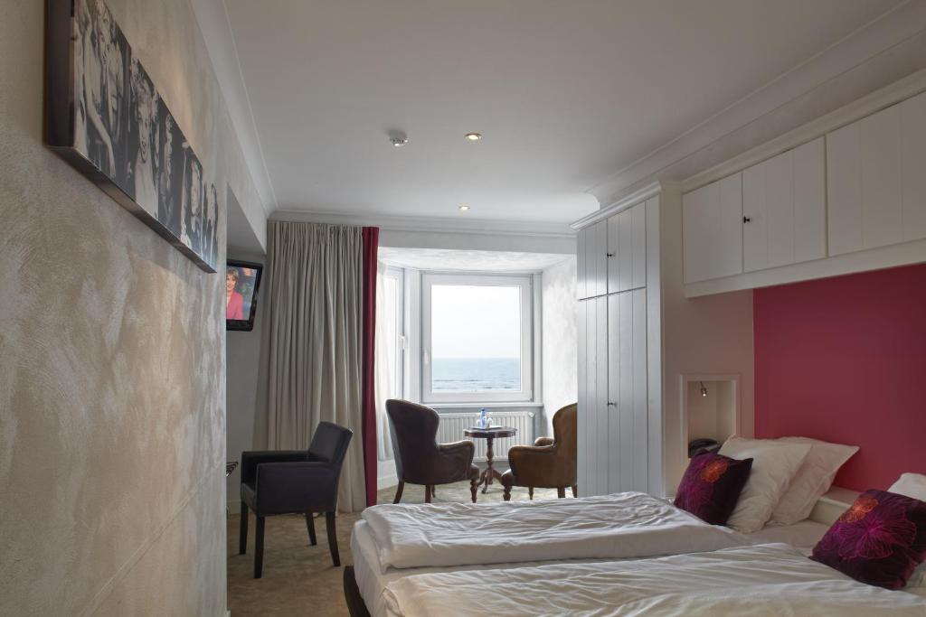 Двухместный (Двухместный номер с 1 кроватью или 2 отдельными кроватями и видом на море) отеля Beach Hotel - Auberge des Rois, Де-Хаан