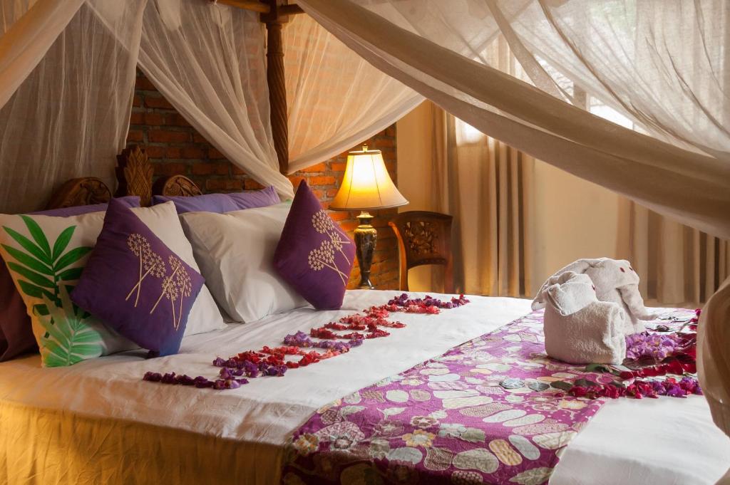 Двухместный (Номер «Премиум» с кроватью размера «king-size», вид на сад) отеля Taman Rahasia Tropical Sanctuary and Spa, Убуд