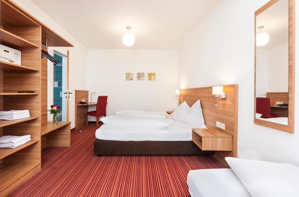 Двухместный (Улучшенный двухместный номер с 1 кроватью — Дополнительное здание) отеля Hotel Zach, Инсбрук