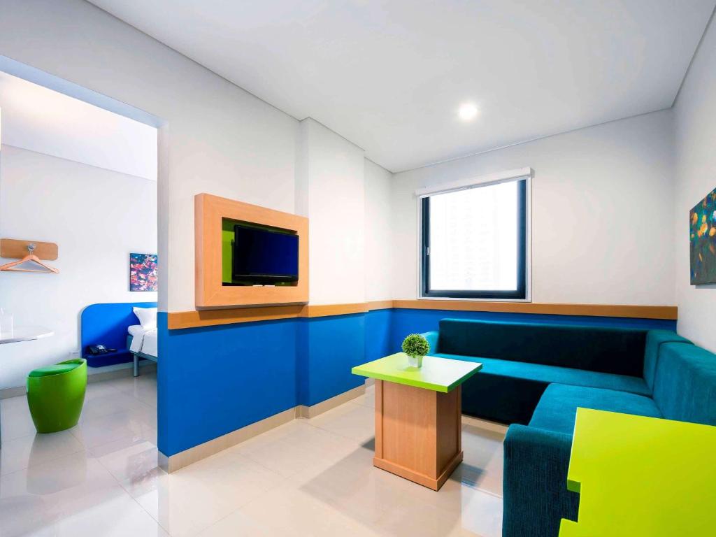 Двухместный (Standard Room with 1 Double Bed and Living Room), Ibis Budget Jakarta Daan Mogot