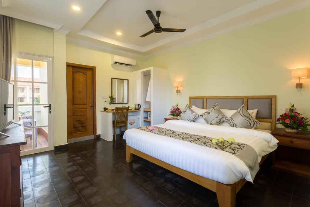 Двухместный (Двухместный номер Делюкс с 1 кроватью и балконом) отеля Grand Bayon Siem Reap Hotel, Сием Рип