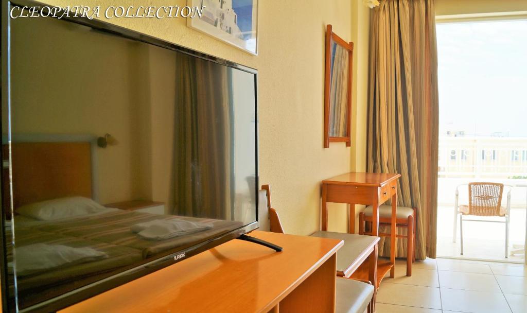 Двухместный (Улучшенный номер с кроватью размера «king-size») отеля Kris Mari, Кардамена
