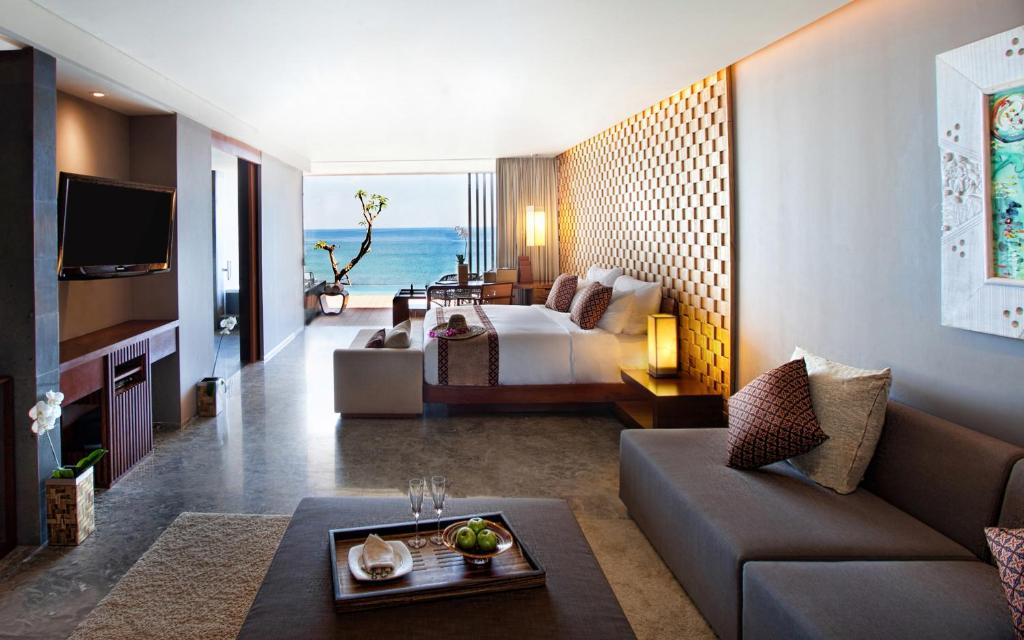 Сьюит (Люкс с бассейном рядом с океаном) курортного отеля Anantara Uluwatu Bali Resort, Улувату