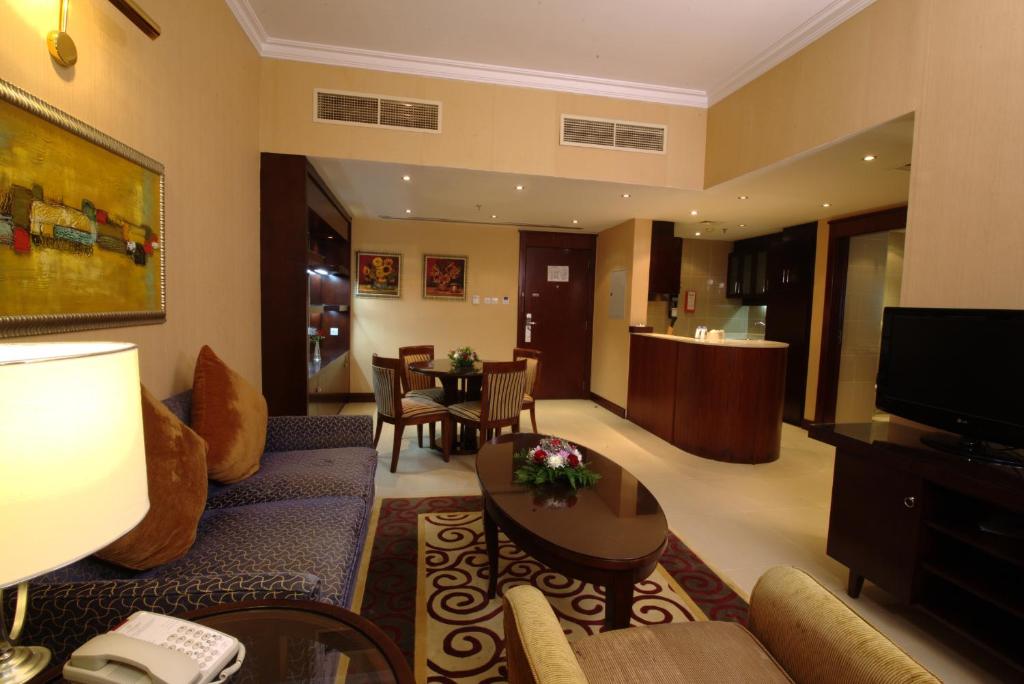 Сьюит (Суперлюкс с 2 спальнями) отеля Concorde Hotel - Fujairah, Фуджейра