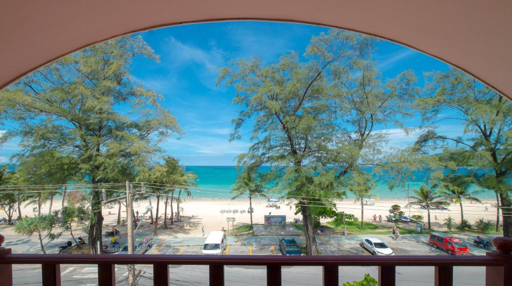 Сьюит (Люкс «Грейсленд» с 2 спальнями) курортного отеля Phuket Graceland Resort and Spa, Пхукет