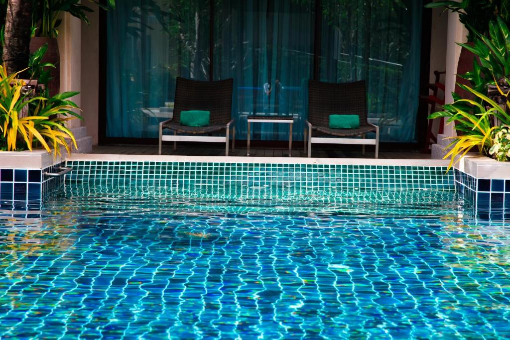 Двухместный (Номер Делюкс Sunset с выходом к бассейну) курортного отеля Phuket Graceland Resort and Spa, Пхукет
