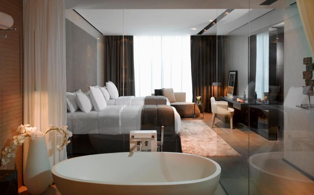 Двухместный (Улучшенный номер с 2 односпальными кроватями) отеля Melia Dubai, Дубай