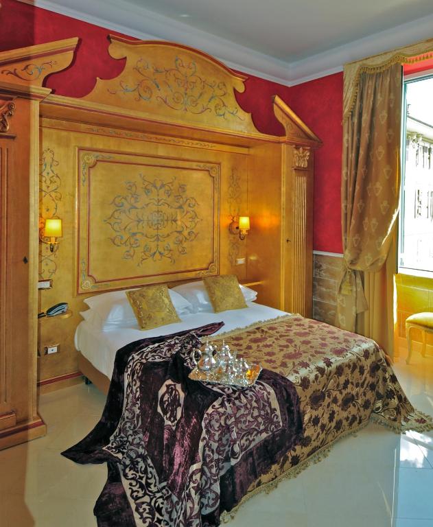 Двухместный (Классический двухместный номер с 1 кроватью или 2 отдельными кроватями) отеля Hotel Romanico Palace, Рим