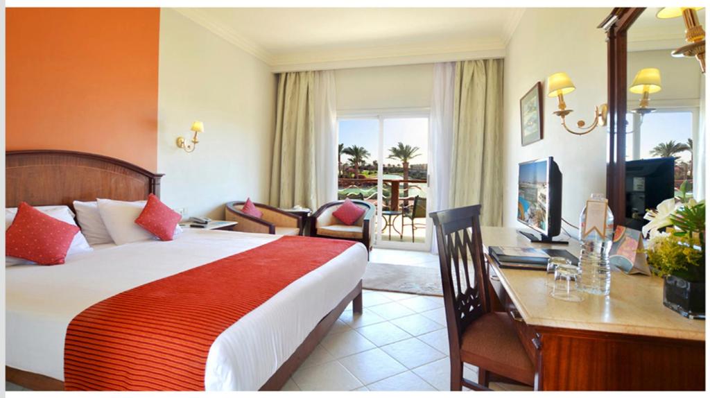 Двухместный (Двухместный номер с 1 кроватью или 2 отдельными кроватями и видом на сад или бассейн) курортного отеля Concorde El Salam Sharm El Sheikh Sport Hotel, Шарм-эль-Шейх