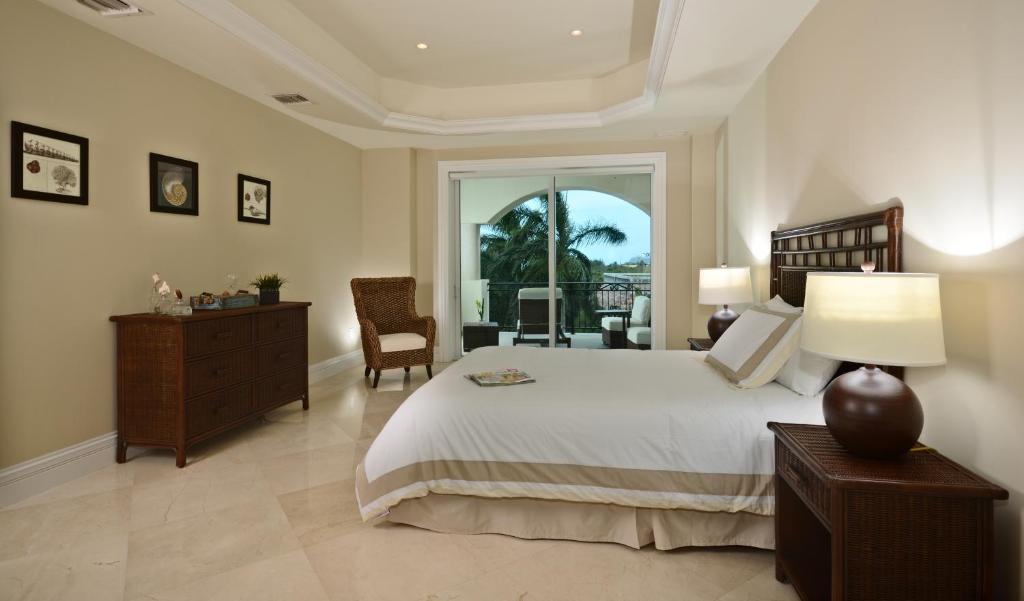 Апартаменты (Апартаменты с 3 спальнями и частичным видом на океан) апарт-отеля The Landmark Resort of Cozumel, Косумель