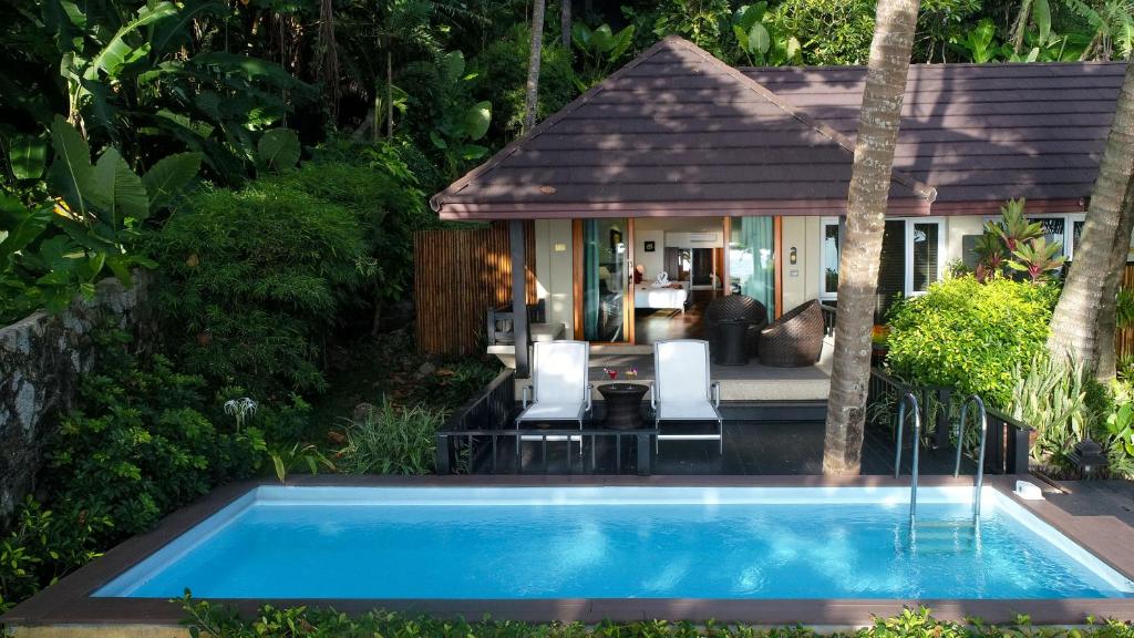 Вилла (Вилла с отдельным бассейном - у пляжа) курортного отеля Andaman White Beach Resort, Пхукет