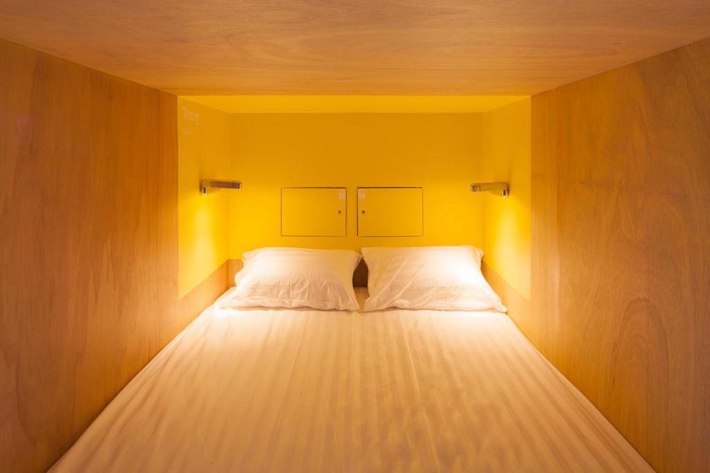 Номер (Кровать в общем номере для мужчин и женщин с 10 кроватями) хостела The BOB hostel, Бангкок
