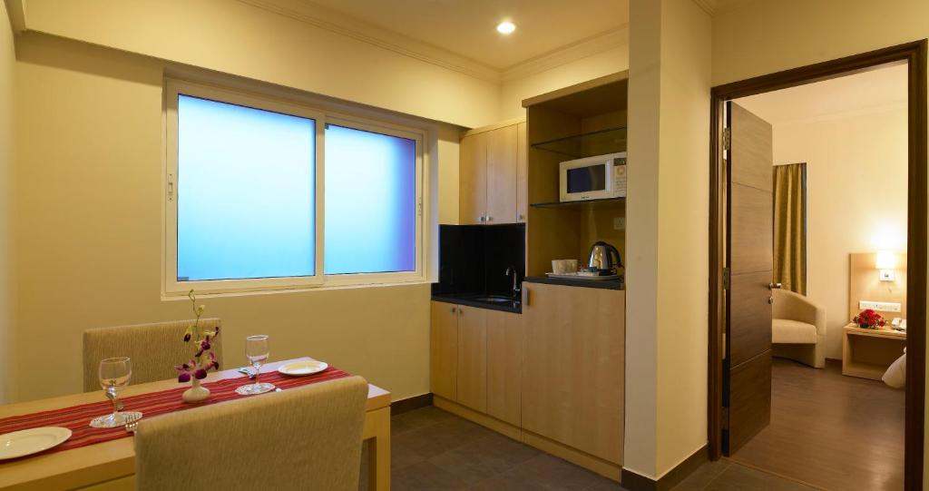 Сьюит (Представительский люкс), Royal Orchid Suites Whitefield Bangalore