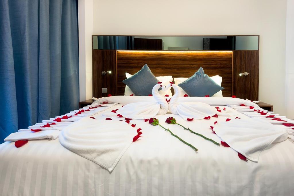 Сьюит (Семейный люкс с 2 спальнями) курортного отеля Barracuda Beach Resort, Умм-эль-Кайвайн