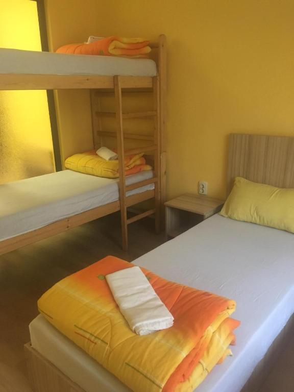 Номер (Односпальная кровать в общем номере с 6 кроватями) хостела Hostel 123, София