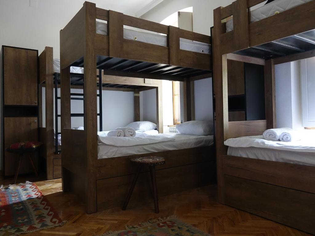 Номер (Кровать в общем номере для мужчин и женщин с 10 кроватями) хостела Balkan Soul Hostel, Белград