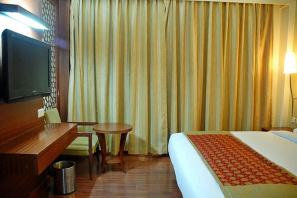 Сьюит (Представительский люкс) курортного отеля Cambay Grand Kukas, Джайпур