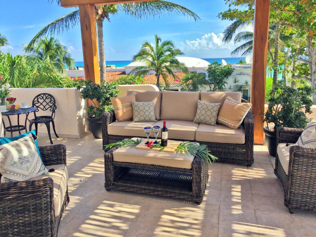 Beachside Villa- Casa Azul Caribe