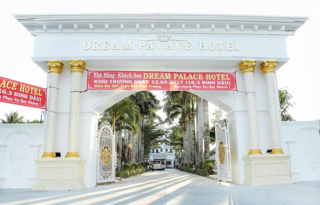 Отель Dream Palace Hotel, Бакльеу