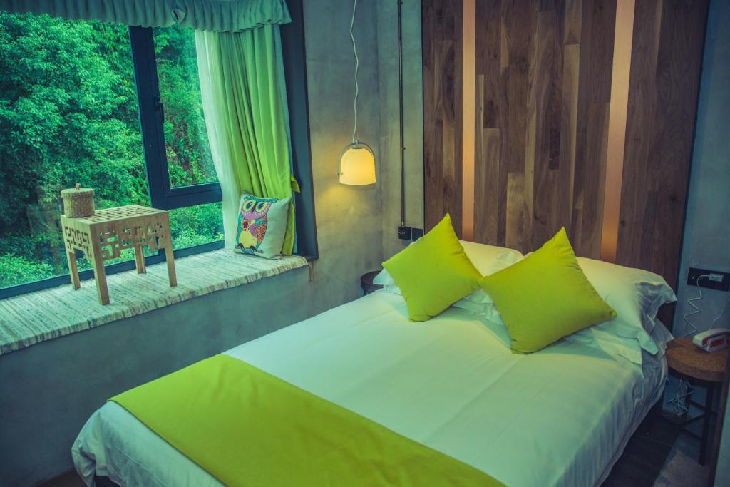Двухместный (Двухместный номер с 1 кроватью и видом на горы) отеля Hangzhou West lake Yi Shu Hotel, Ханчжоу