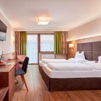 Двухместный (Двухместный номер Делюкс с 1 кроватью и балконом) отеля Hotel Neue Post, Майрхофен