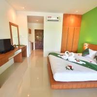 Двухместный (Улучшенный двухместный номер с 1 кроватью и балконом) курортного отеля The Touch Green, Naiyang, Пхукет